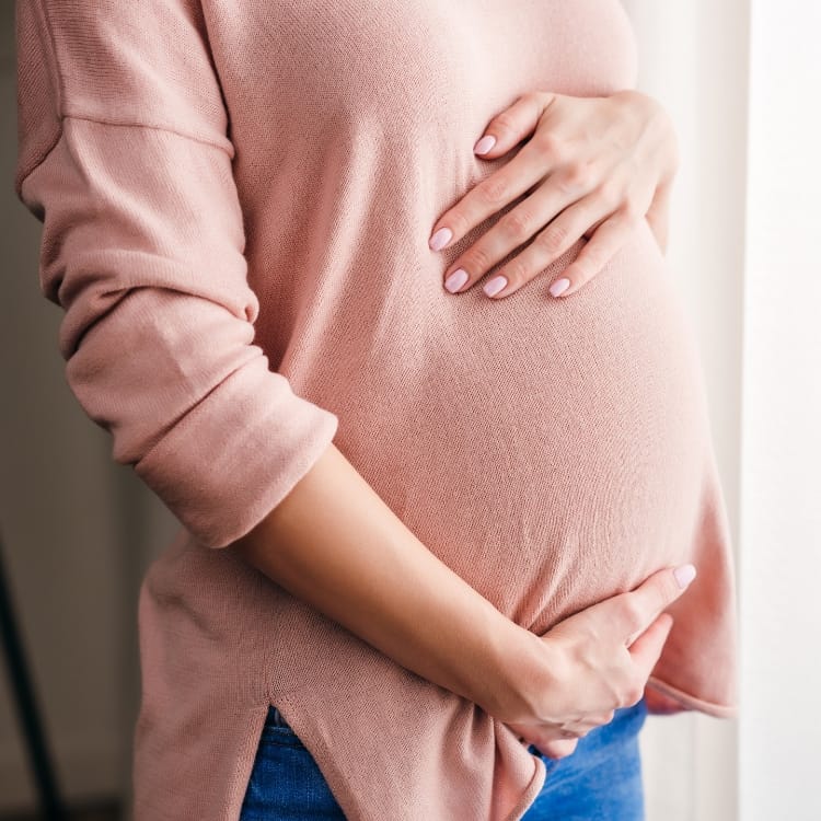 If you're pregnant you need a birth plan! Read more to find out how to write a birth plan!